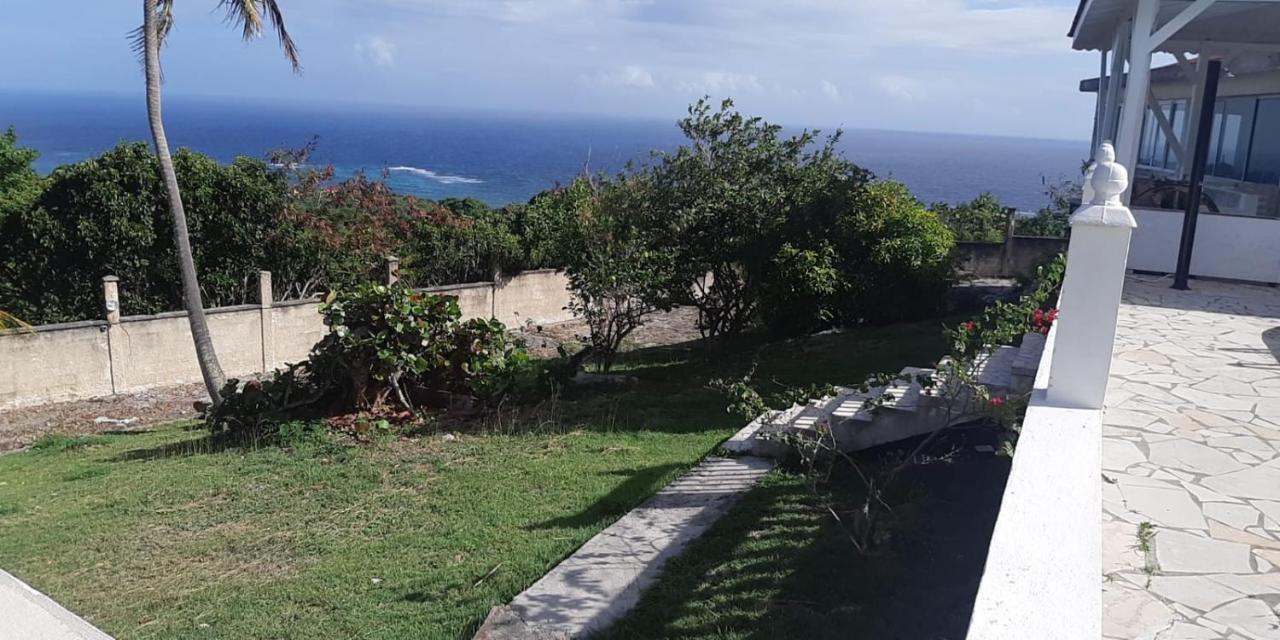 فيلا Domaine Des Tourterelles Capesterre المظهر الخارجي الصورة